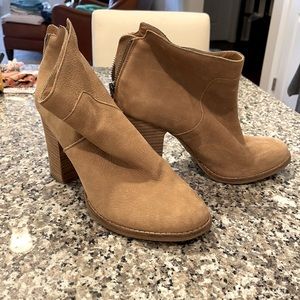 Lucky Brand 9.5 Block Heel Booties